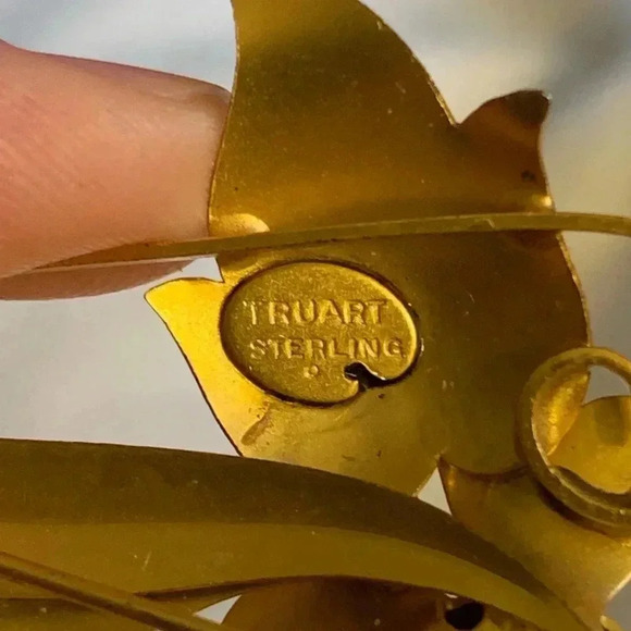 Vintage sterling silver floral pin/ brooch signed TRUART Sterling beautiful!!!!! - Picture 7 of 12